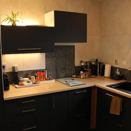Chaleureux Meuble Proche *